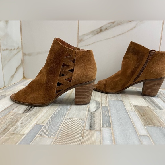 Lucky Brand peep-toe booties with cutouts in brown tan suede size 8 - Picture 2 of 14